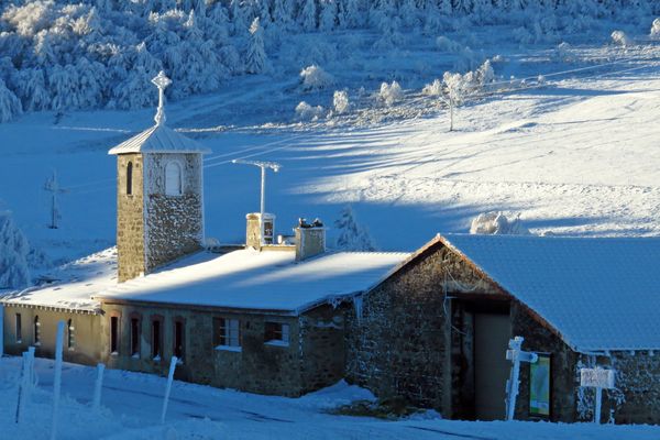 La Jasserie en plein hiver sous la neige - Photo d'illustration 