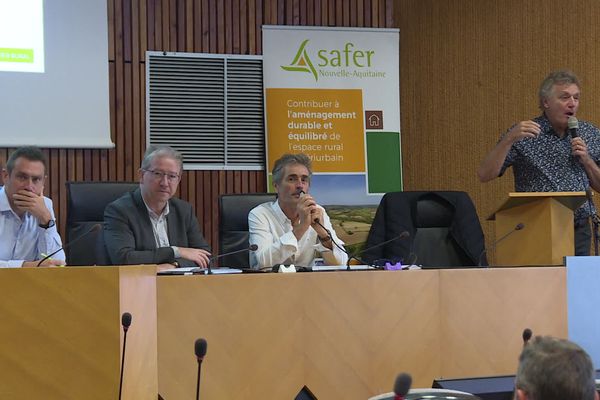 Super agence immobilière pour les terres agricoles, la SAFER explique ses missions