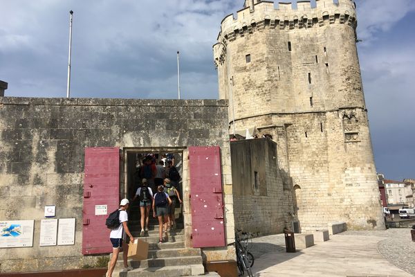 Les visiteurs peuvent de nouveau entrer à l'intérieur de cette tour, gardienne du vieux port