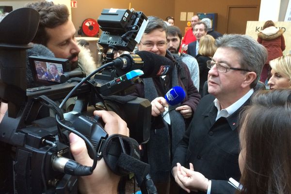 Jean-Luc Mélenchon à l'Ecole nationale du jeu et des médias interactifs et numériques du CNAM à Angoulême.