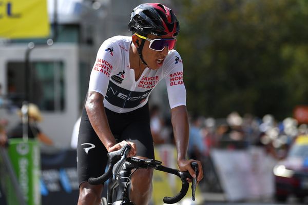 Egan Bernal sur la ligne d'arrivée de la troisième étape du Critérium du Dauphiné, le 14 août 2020.