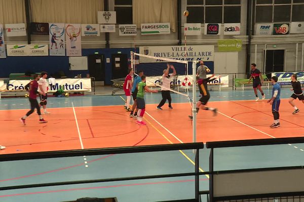 Le CA Brive Volley réalise une belle saison en Nationale 2 et rêve désormais d'Élite !