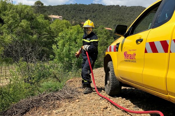 Exercice de simulation de départ de feu des forestiers sapeurs de l'Hérault à Saint-Chinian en avril 2021