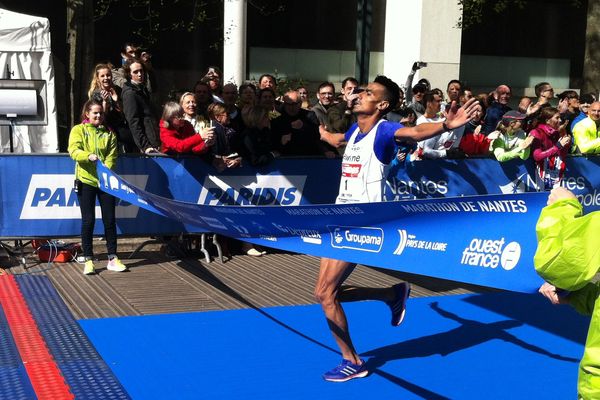 khalil Lemcieh (Maroc) vainqueur du marathon de Nantes en 2h16