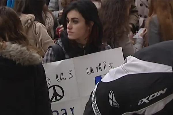 La manifestation a rassemblé près de 2000 lycéens ce lundi 16 novembre à Périgueux.