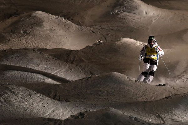 Perrine Laffont s'est imposée jeudi 6 février lors de la sixième étape de la coupe du monde de ski de bosses à Deer Valley (Utah) aux Etats-Unis