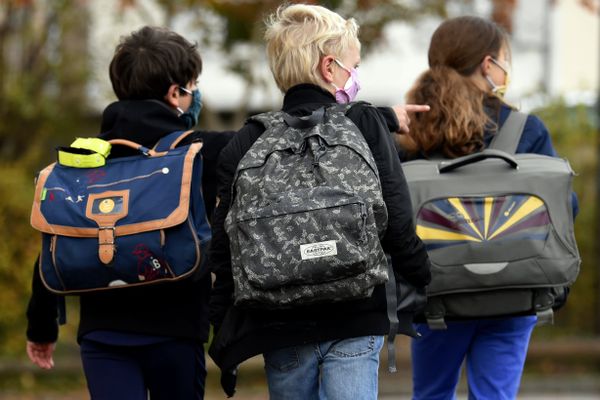 Le port du masque demeure cependant obligatoire dans les établissements scolaires - Photo d'illustration