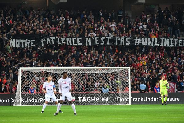 Banderole des supporters lillois, le 28 octobre 2017 durant un match de coupe de la Ligue Lille-Valenciennes.