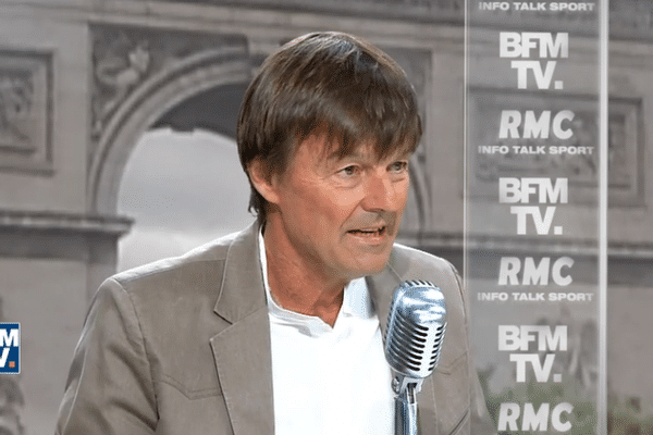 "Pour qu'il n'y ait pas de nouveaux permis, on doit changer par la loi le Code minier, et on va le faire dans un délai très court", a déclaré Nicolas Hulot sur BFMTV/RMC
