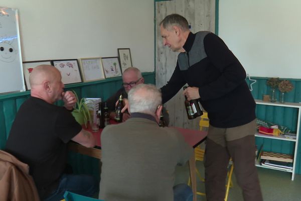 Le bistrot des bois est ouvert tous les samedis jusqu'à 20 heures.