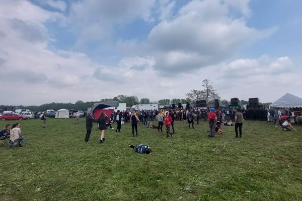 Une rave-party sauvage organisée dans un champ d'Orschwiller, le samedi 30 avril 2022.