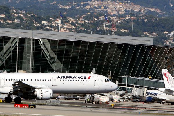 Des avions d'Air France à l'aéroport de Nice.