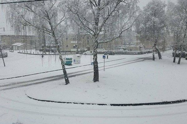 Manteau neigeux à Stiring-Wendel lundi 7 mars 2016.