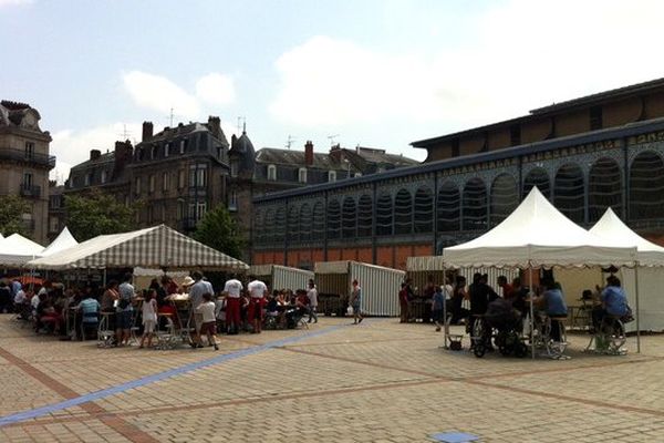 2e édition de Festiv'Halles à Limoges : dégustation de produits gastronomiques cuits à la plancha 