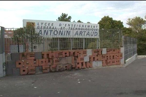 L'entrée du lycée Antonin-Artaud dans le 13eme arrondissement de Marseille