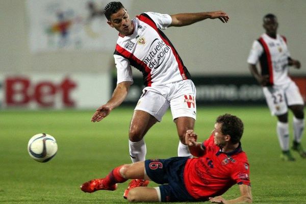 Ben Arfa ( OGC Nice) et David Pochard-Casabianca (Ajaccio)