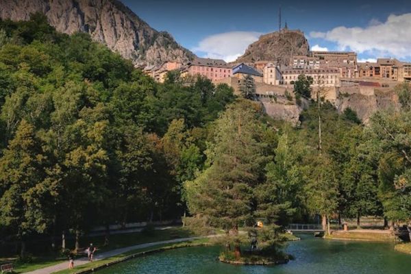 Le parc de la Schappe de Briançon, à proximité du fort, où une femme a perdu la vie ce jeudi après-midi.