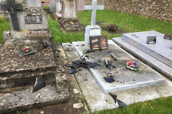 Le cimetière des Etilleux a été profané dans la nuit du 5 au 6 mai 2024. Eure-et-Loir