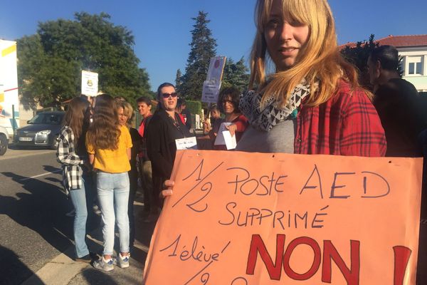 Grève pour la rentrée au collège de Pelussin (Loire)