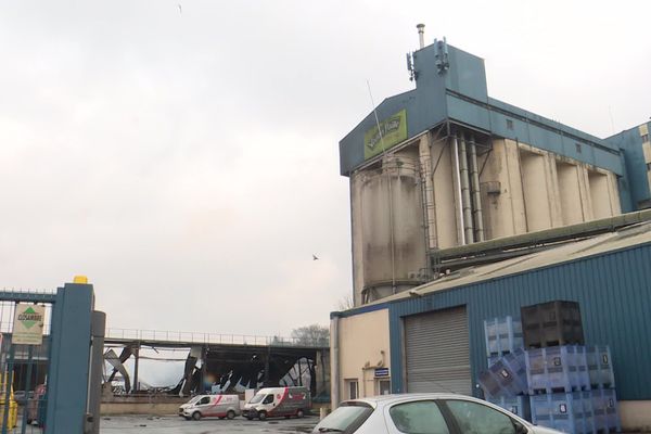 Cette usine de transformation de céréales de Valenciennes a été victime d'un incendie dans la nuit du 21 au 22 février 