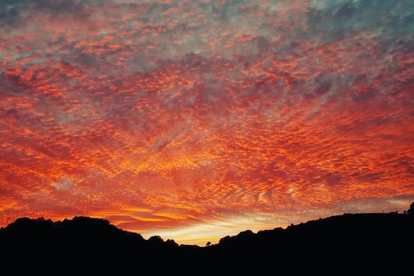 Coucher de soleil à Carbuccia, en Corse-du-Sud.