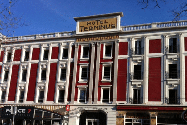 L'hôtel Terminus au lendemain de l'incendie