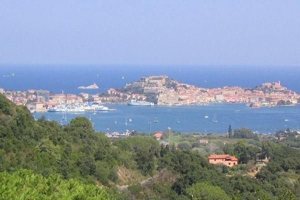 Portoferraio est la principale agglomération de l'île d'Elbe, située dans la province de Livourne, dans la région Toscane.