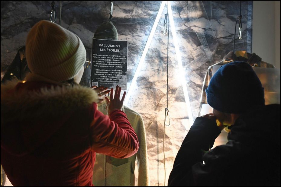 “This is not Versailles”: the night lighting of shop windows and billboards in the sights of Extinction Rebellion activists in Grenoble