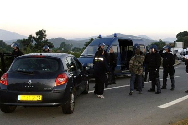 La jeune conductrice a tenté de se soustraire à un barrage de la gendarmerie / Illustration.