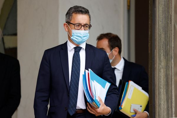 Gérald Darmanin demande aux préfets de porter une attention particulière à la sécurité des élus parlementaires dans un contexte de manifestations anti pass sanitaire et anti-vaccins