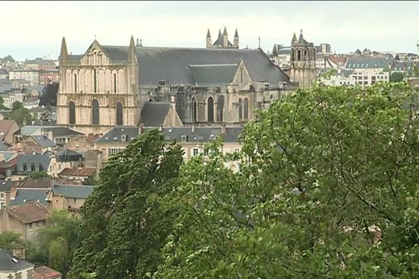 A Poitiers, les rafales de vent sont prévues en début d'après-midi