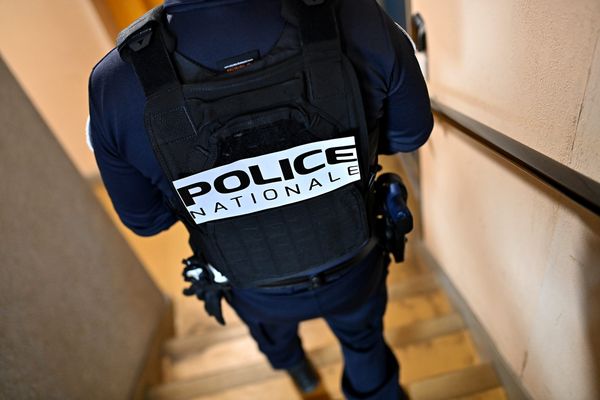 La police arrivait pour interpeller le jeune guinéen menacé d'expulsion lorsque ce dernier s'est jeté du 3eme étage.