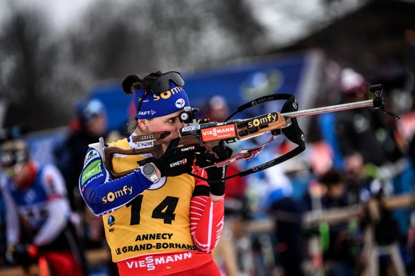 Julia Simon reste première au classement général après la poursuite du Grand-Bornand, ce samedi 17 décembre.