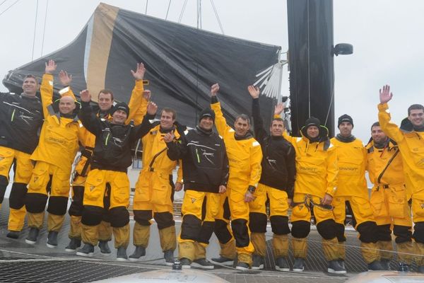 Ce mardi 15 janvier à Brest (29) l'équipage de Spindrift 2 est prêt à partir en quête du Trophée Jules Verne.