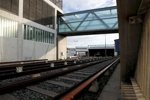 Grève perlée des conducteurs de métro, avant l'ouverture de la station Capitaine Gèze.