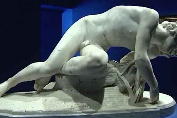 Le chef d'oeuvre de l'exposition Métamorphoses est la sculpture du plus célèbre des amants Narcisse. 