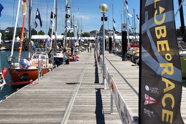 Les pontons des Sables-d'Olonne où sont amarrés les bateaux participants à cette 3e édition