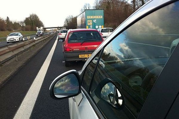 Bouchons sur l'A13 à hauteur de Pont-L'Evêque entre Caen et Paris