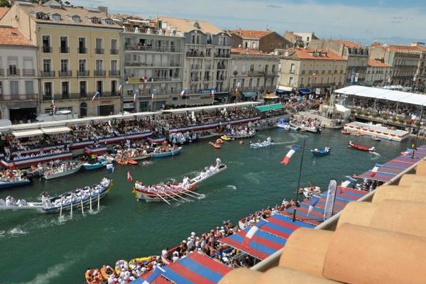 Les fêtes de la Saint Louis attirent des milliers de personnes chaque été, durant la seconde quinzaine du mois d’août, à Sète.