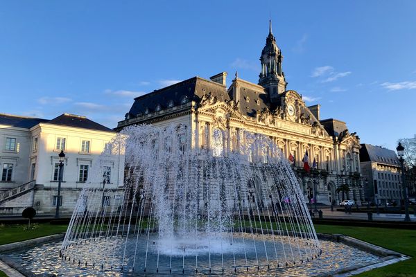 L'Hôtel de la ville de Tours.