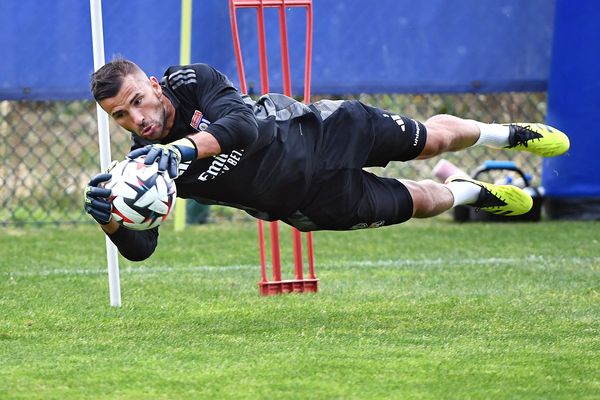 Après 12 ans à l'OL, Anthony Lopes rejoint le club de Nantes.