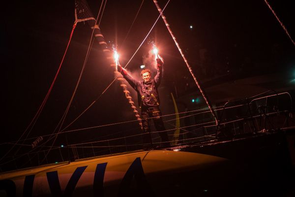 La Havrais Charlie Dalin a franchi en premier la ligne d'arrivée du Vendée Globe mercredi 27 janvier 2021.