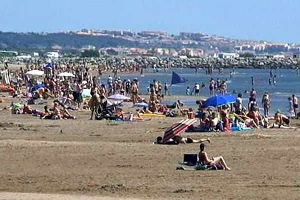 Gruissan (Aude) - la plage des chalets - 30 juillet 2013.