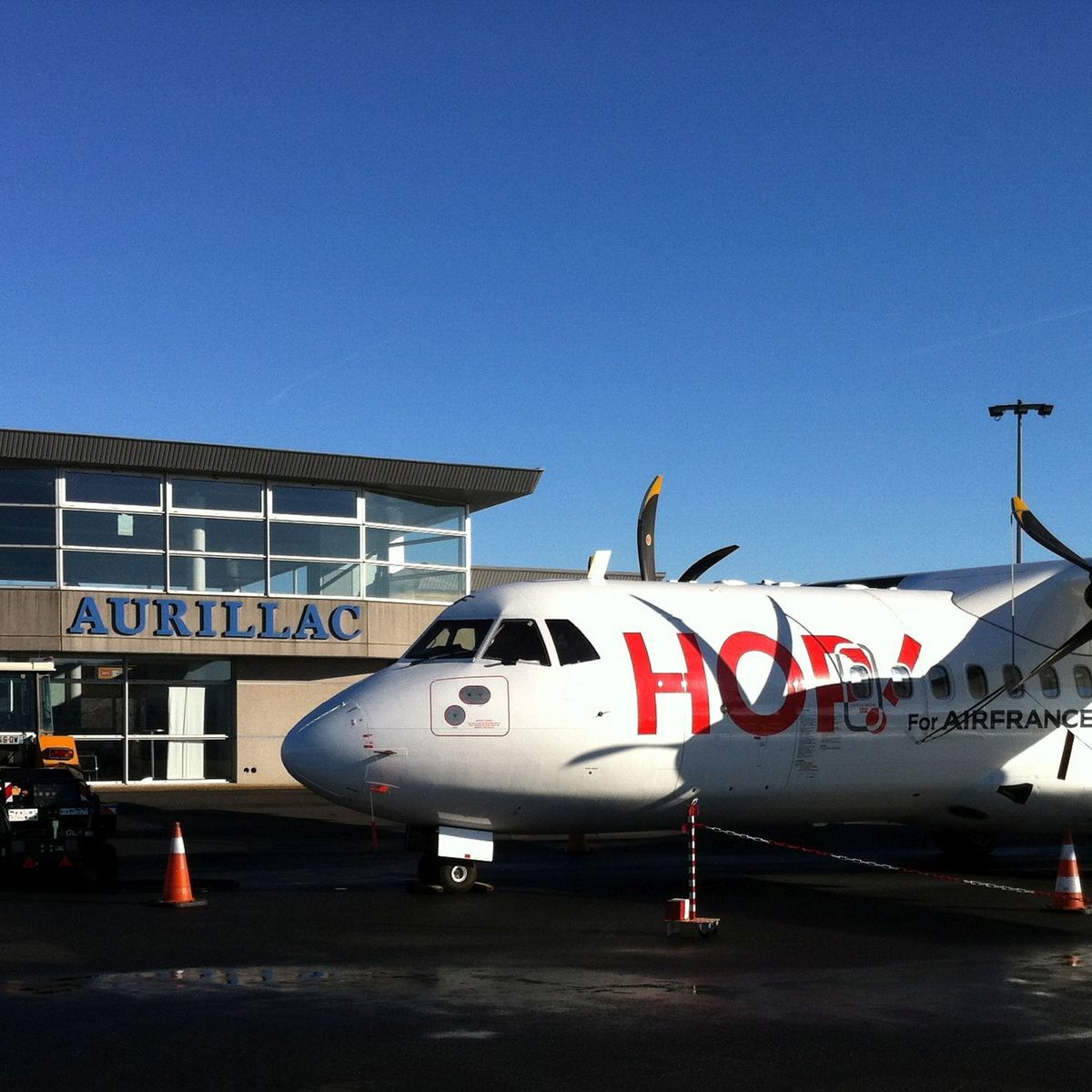 L Avion Paris Aurillac Victime D Une Avarie En Plein Vol