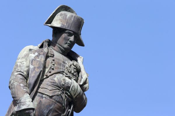 La statue de Napoléon Bonaparte sur la place du Casone à Ajaccio.