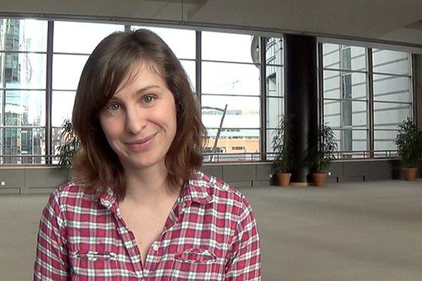 Clarisse Heusquin dans les locaux du Parlement Européen à Bruxelles.