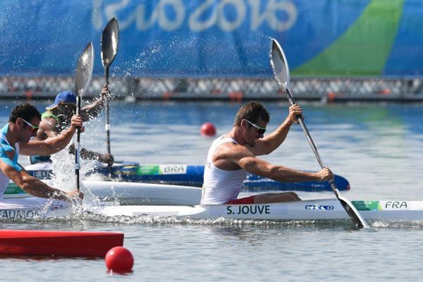 Maxime Beaumont partage son bateau avec Sébastien Jouve.