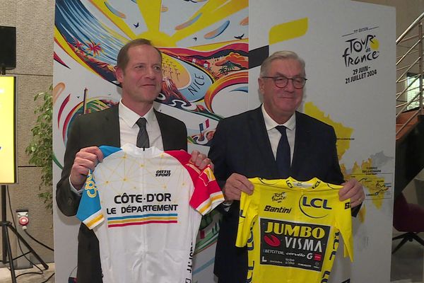 A gauche, Christian Prudhomme, directeur du Tour, à droite, François Sauvadet, président de la Côte-d'Or
