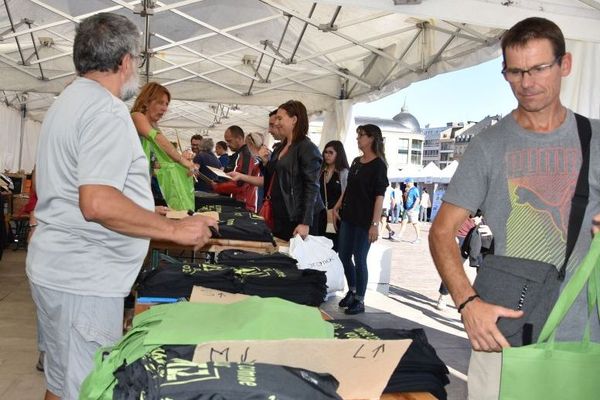 Récupération des dossards pour les participants des différentes épreuves et du 9e Marathon Metz Mirabelle, samedi 13 octobre 2018.