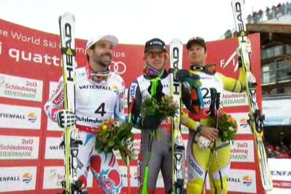 Sur le podium, avec le dossard 4, celui que personne n'attendait : l'Auvergnat Gauthier de Tessières.  Vingt-deux ans après Franck Piccard, il offre la première médaille française dans ces championnats du monde.